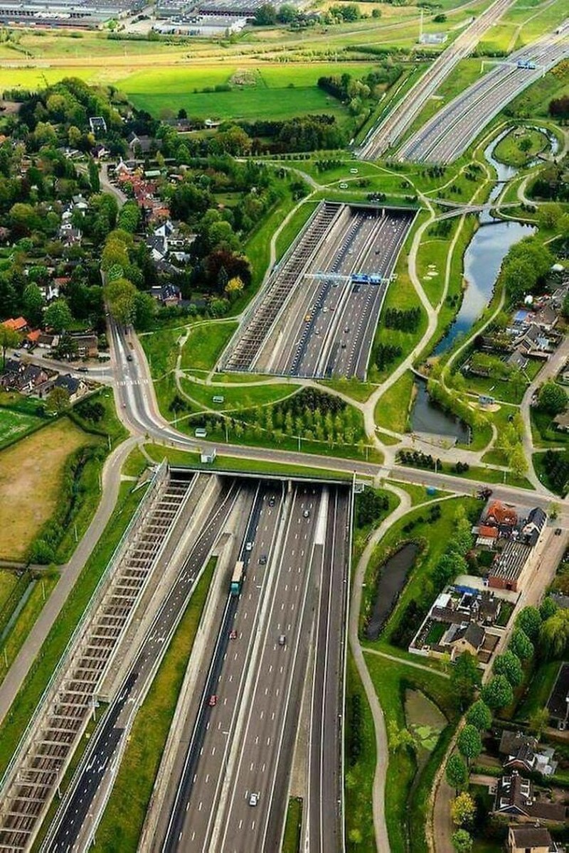 Infrastruktur berikut ini digadang sebagai contoh dari rancangan terbaik di dunia. Mana yang paling menarik perhatian dan bisa diimplementasikan di Indonesia?