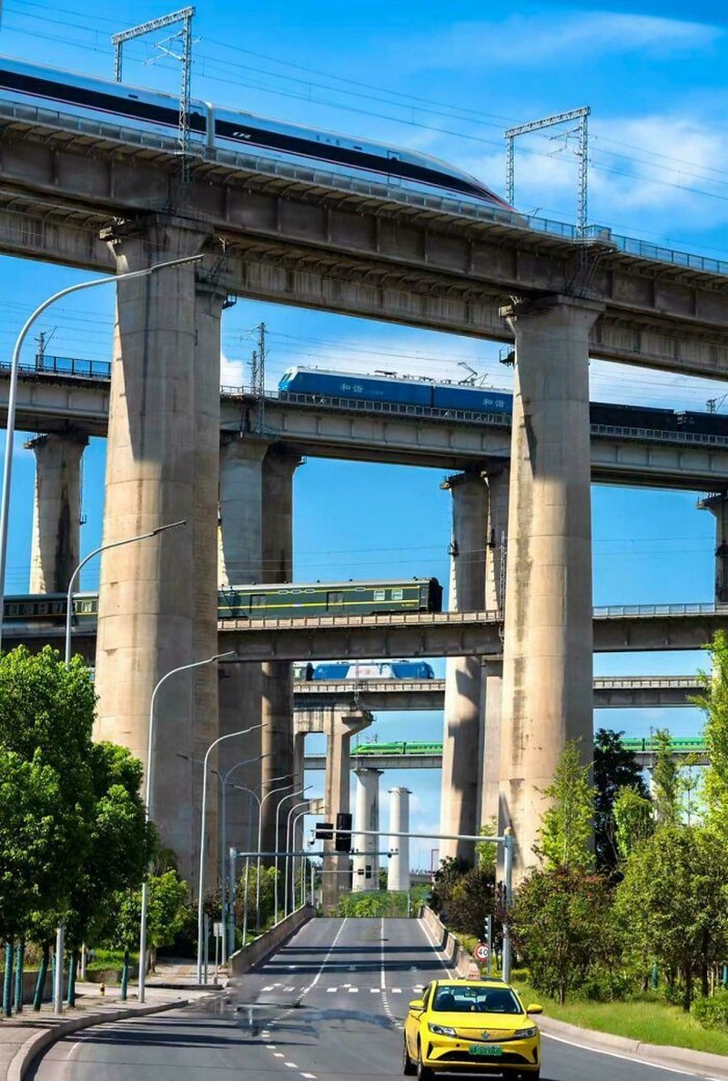 Infrastruktur berikut ini digadang sebagai contoh dari rancangan terbaik di dunia. Mana yang paling menarik perhatian dan bisa diimplementasikan di Indonesia?