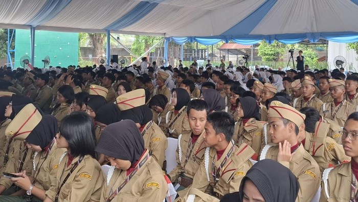 Anggota Korps Kadet dari berbagai sekolah di Jakarta