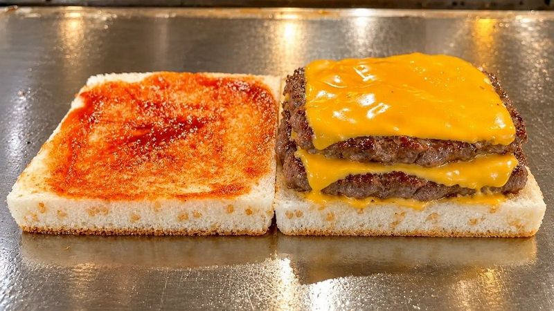 Antimainstream! Burger Bentuk Kotak di Jepang Ini Wajib Masuk List Kulineran Antimainstream! Burger Bentuk Kotak di Jepang Ini Wajib Masuk List Kulineran