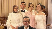 Selamat, Jeremy Thomas dan Ina Thomas kini punya menantu. Foto: Instagram @inathomas