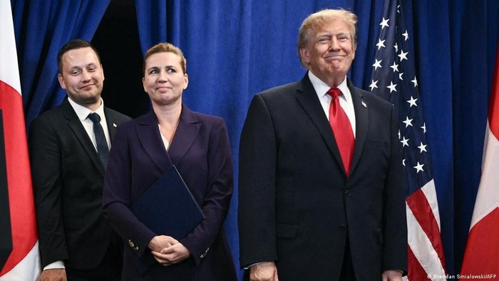 Trump menandatangani kesepakatan tersebut setelah pidatonya di Sidang Umum PBB (Brendan Smialowski/AFP)