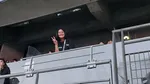 VIP Garis Keras! Gracia Indri Nonton Konser BIGBANG di Paris Ditemani Suami