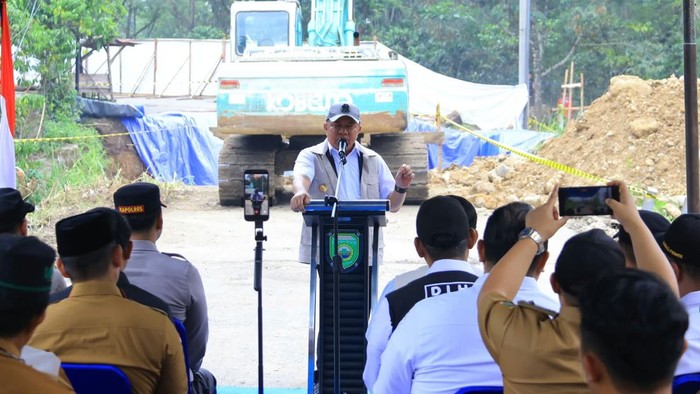 Gubernur Sumsel Herman Deru saat groundbreaking jembatan di Empat Lawang.