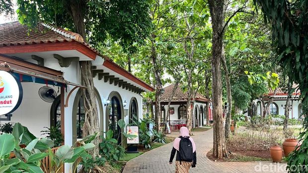 jalan-jalan sore di Shilla at Sawangan, Depok jalan-jalan sore di Shilla at Sawangan, Depok