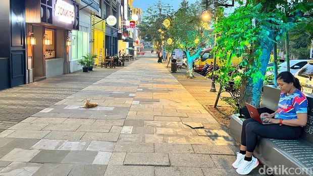 jalan-jalan sore di Shilla at Sawangan, Depok jalan-jalan sore di Shilla at Sawangan, Depok