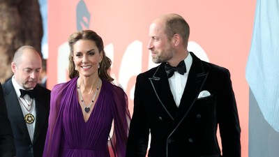 Momen Langka Kate Middleton Pakai Perhiasan Bersejarah di Premiere Digger