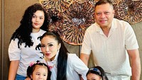 Indahnya Kebersamaan! Kris Dayanti dan Raul Lemos Ngumpul Bareng Anak-Cucu