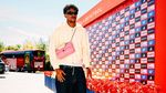 Gaya Lamine Yamal Pakai Tas Chanel Pink di Kamp Latihan Spanyol