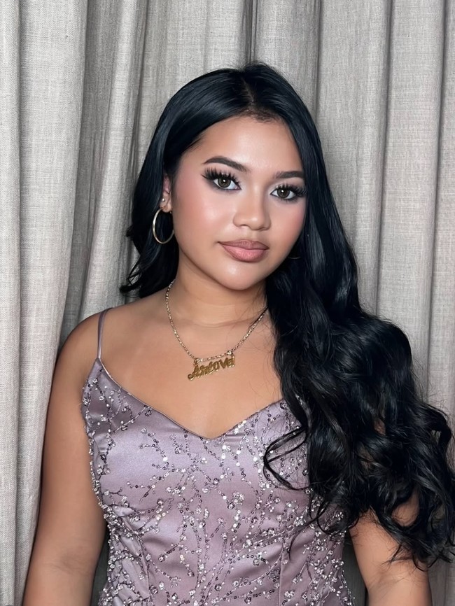 Potret Lova Putri Erin di Pernikahan Andre Taulany & Amanda Rigby