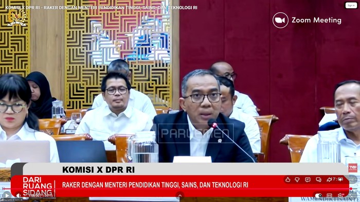 Mendiktisaintek Brian Yuliarto