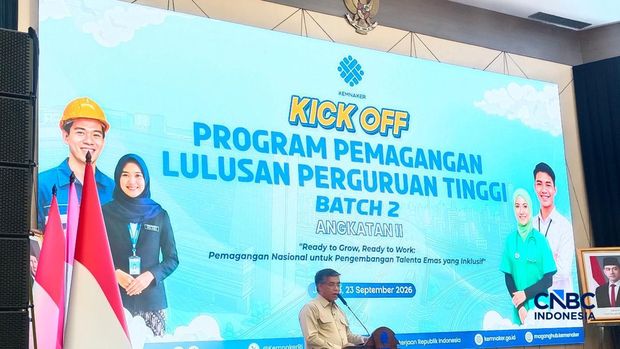 Menteri Ketenagakerjaan (Menaker) Yassierli saat konferensi pers di Gedung Vokasi Kemnaker, Jakarta, Rabu (23/9/2026). (CNBC Indonesia/Martyasari Rizky)