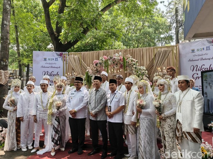 Nikah gratis di Mal Pelayanan Publik Kota Bandung.
