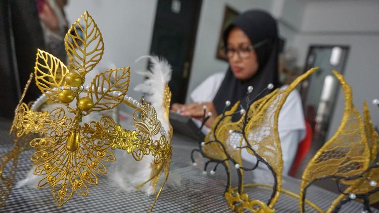 Ornamen Karnaval Buatan Perajin Pekalongan Diminati Pasar Jepang