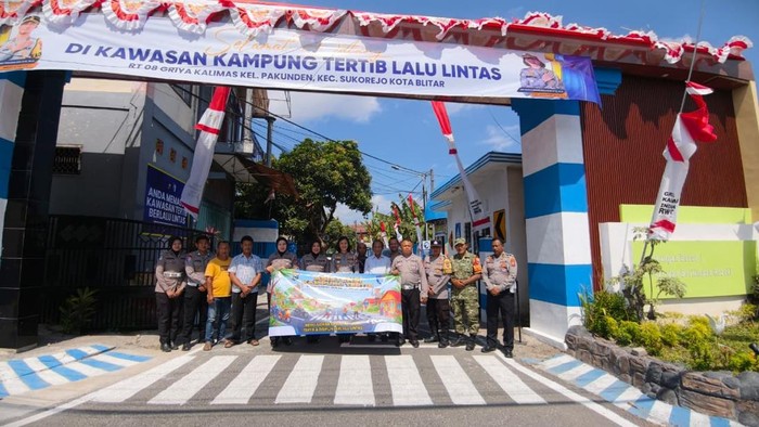 Peninjauan kampung lalu lintas di wilayah hukum Polres Blitar Kota