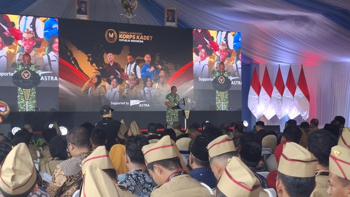 Peresmian Korps Kadet Republik Indonesia (KKRI) menjadi ekstrakurikuler di sekolah SMA/SMK/MA di SMKN 26 Jakarta pada Rabu (23/9/2026).