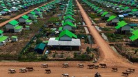 Warga menjuluki Rong Cham sebagai waiting village atau desa penantian karena kondisi tersebut. REUTERS/Soveit Yarn  
