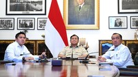 Ada Peraturan Daerah Izinkan Bakar Lahan, Prabowo: Non Sense!