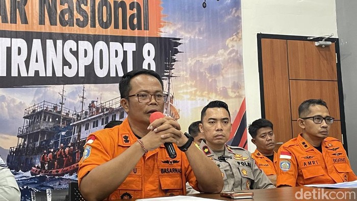 Press conference hari ke-11 pencarian korban KM Virgo. (Khairun Nisa/detikKalimantan)