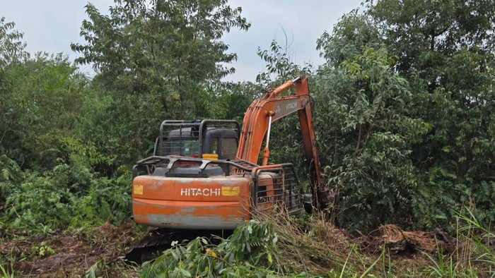 Proses normalisasi kanal di Siak demi mengantisipasi banjir oleh PT BSP (Foto: Dok BSP)