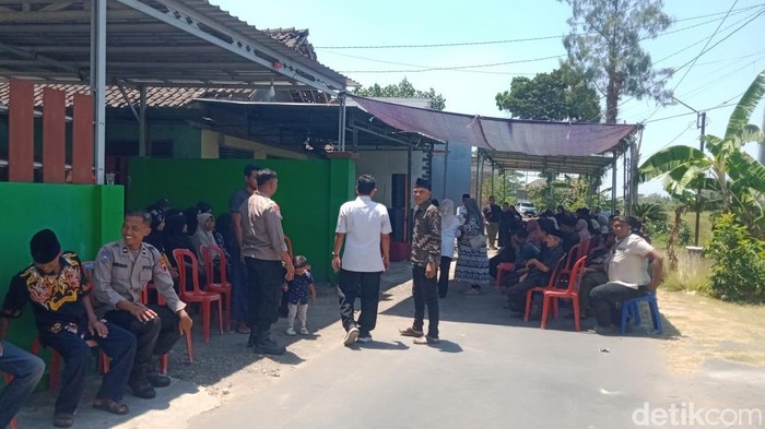 Suasana rumah duka Dukuh Sidorejo, Desa Lumbung Kerep, Kecamatan Wonosari, Klaten.