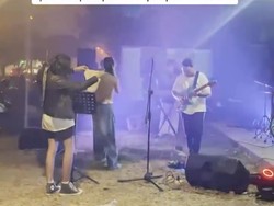 Viral Vokalis Wanita Dilecehkan Pria Pakai Celana Dalam Saat Konser Amal