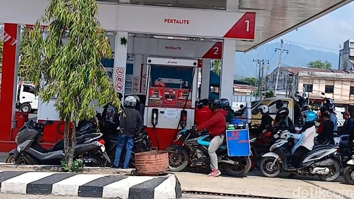 Suasana SPBU Simbuang Mamuju usai petugas SPBU dibacok sopir truk.