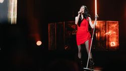 Momen Tiffany Young Nyanyi Into The New World di Jakarta