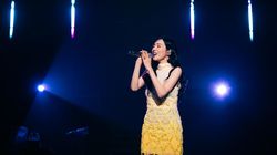 Momen Tiffany Young Nyanyi Into The New World di Jakarta