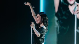 Summer is never over for us, guys, kata Tiffany Young. (Foto: dok. PMG/Flabbergast Productions/Earendel Works)