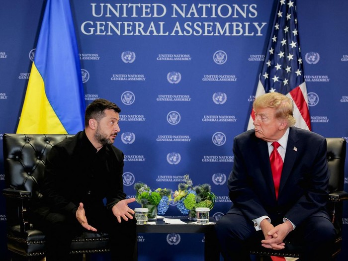UKRAINE-CRISIS/TRUMP-ZELENSKIY US President Donald Trump meets with Ukraine's President Volodymyr Zelenskiy during the 81st United Nations General Assembly (UNGA) in New York City, US, September 22, 2026. REUTERS/Kylie Cooper