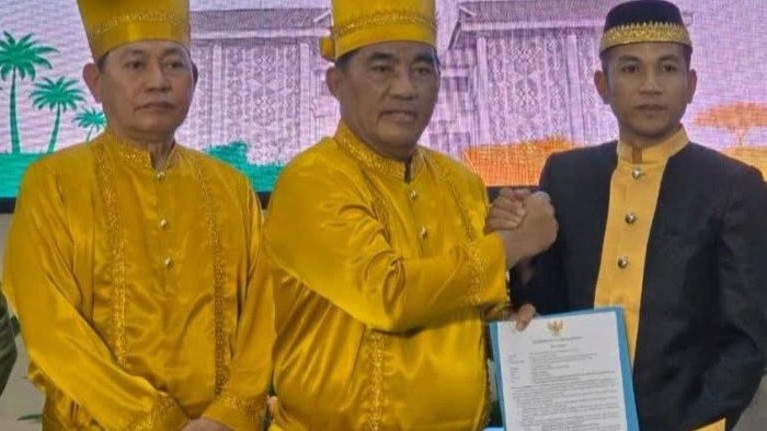 Wakil Bupati Boltara Aditya Pontoh menjadi Pelaksana tugas (Plt) Bupati menggantikan Sirajudin Lasena.