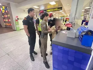 Kisah Wanita Datang ke Bandara untuk Bertemu Pacar Pilot, Ternyata Tertipu AI