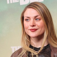 Frances dipersunting Riley Hawk, putra pemain skateboard Tony Hawk, pada 2023. Pernikahan kedua anak legenda tersebut sempat viral. Mereka menyambut putra mereka, Ronin, setahun setelahnya. Foto: Getty Images/Robin L Marshall