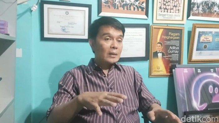 Aditya Gumay bicara soal dugaan penipuan.