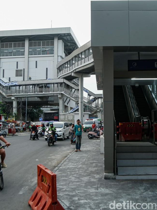 Akses Stasiun Pramuka dan Proklamasi Masih Dikebut Usai Peresmian LRT Jakarta