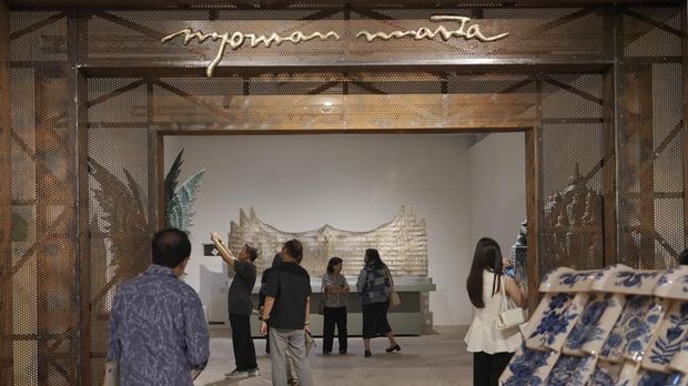 ARTSUB 2026 ARTSUB 2026 menghadirkan ratusan karya seni kontemporer dari lebih dari 100 seniman Indonesia di Balai Pemuda Surabaya.
