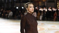 Foto: Debut Aryna Sabalenka Jadi Model di Milan, Belajar Jalan dari Irina Shayk