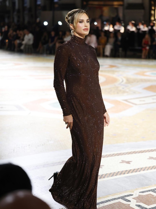 Foto: Debut Aryna Sabalenka Jadi Model di Milan, Belajar Jalan dari Irina Shayk