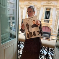 Dalam sebuah unggahan di Instagram-nya, Sabalenka terlihat memperhatikan Shayk yang tengah bersiap sebelum tampil. Sang supermodel asal Rusia itu kemudian memberikan sedikit arahan kepada Sabalenka mengenai cara berjalan di runway. (Foto: Instagram/@arynasabalenka)