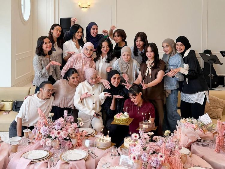 Yeay! Geng Cendol Rayakan Ulang Tahun Ayu Dewi