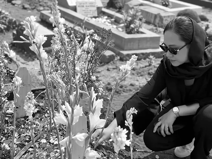 Garasi nyekar ke makam Aries Budiman