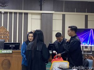 Bupati Fadia Arafiq Dituntut 5 Tahun Bui dan Bayar Uang Pengganti Rp 2,6 M