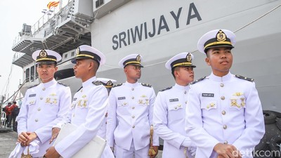 Dari Giuseppe Garibaldi Jadi KRI Sriwijaya-100, Bendera Merah Putih Berkibar