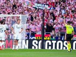 Dean Huijsen sudah dapat dua kartu merah di Real Madrid, dari 52 laga yang dijalani (Europa Press via Getty Images/Europa Press Sports)