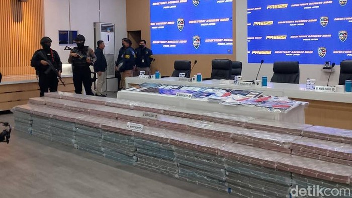 Ditressiber Polda Jatim ungkap kasus penipuan online Ditressiber Polda Jatim ungkap kasus penipuan online