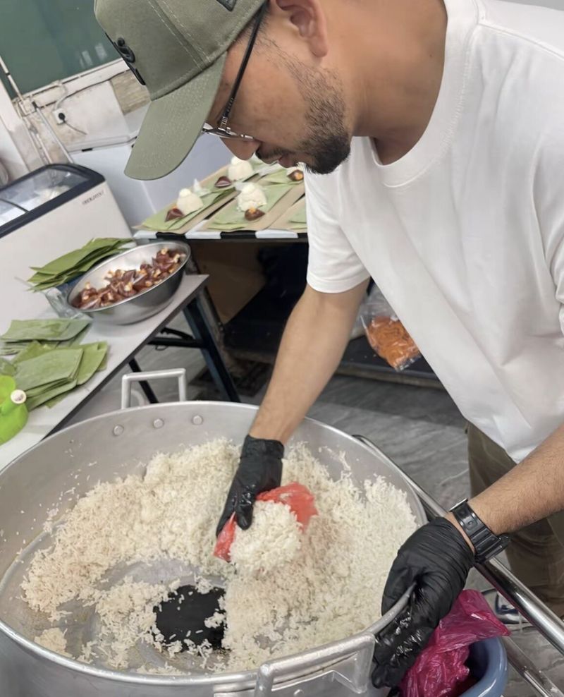 Eks CEO jualan nasi lemak di mobil
