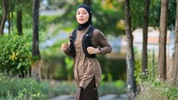 Nikita Willy juga mengungkapkan cara paling dekat dan efektif untuk memperlihatkan keindahan Islam adalah dengan berusaha menjadi pribadi yang memiliki akhlak terpuji. Barangkali, salah satu bentuk dakwah yang paling dekat dengan kita adalah berusaha menjadi Muslim yang baik, sehingga orang lain dapat mengenal keindahan Islam melalui akhlak kita, tulisnya. (Foto: fotota_sport Nikita Willy Olahraga)