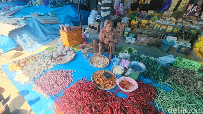 Harga cabai rawit di Polewali Mandar melonjak hingga Rp 120 ribu/kg akibat kemarau panjang.