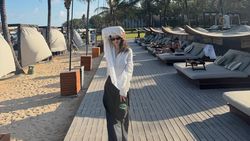 Hyoyeon SNSD Skibidi di Bali